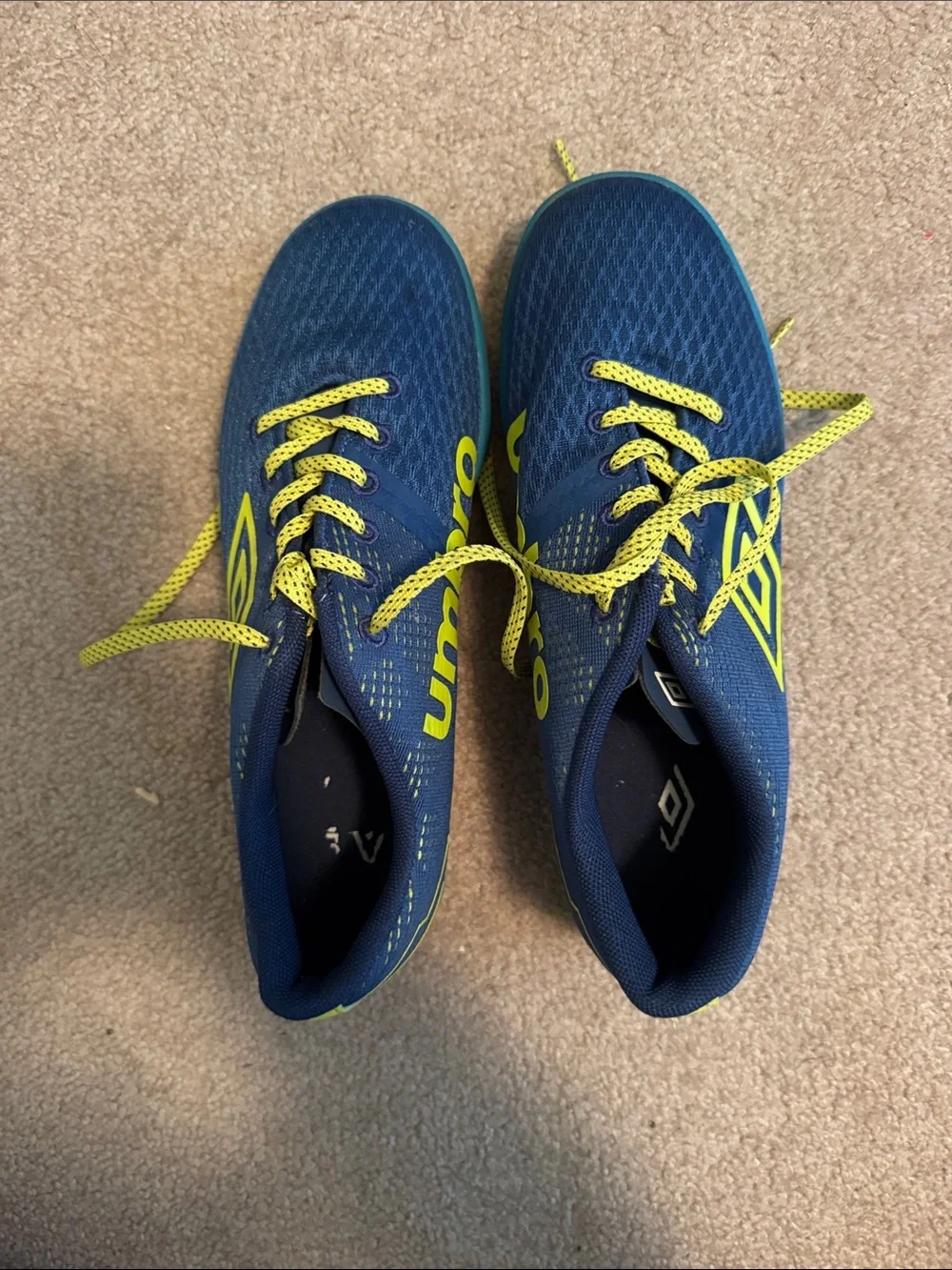 Umbro Men’s 6.5 Blue Turf Soccer Shoes with Neon Yellow Details